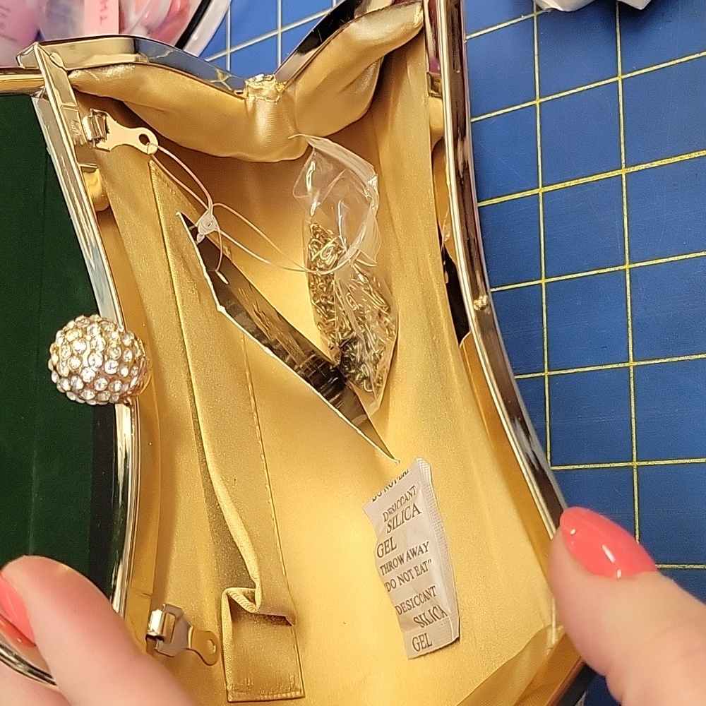 Elegant Gold and Silver Evening Bag New - Picture 2 of 4